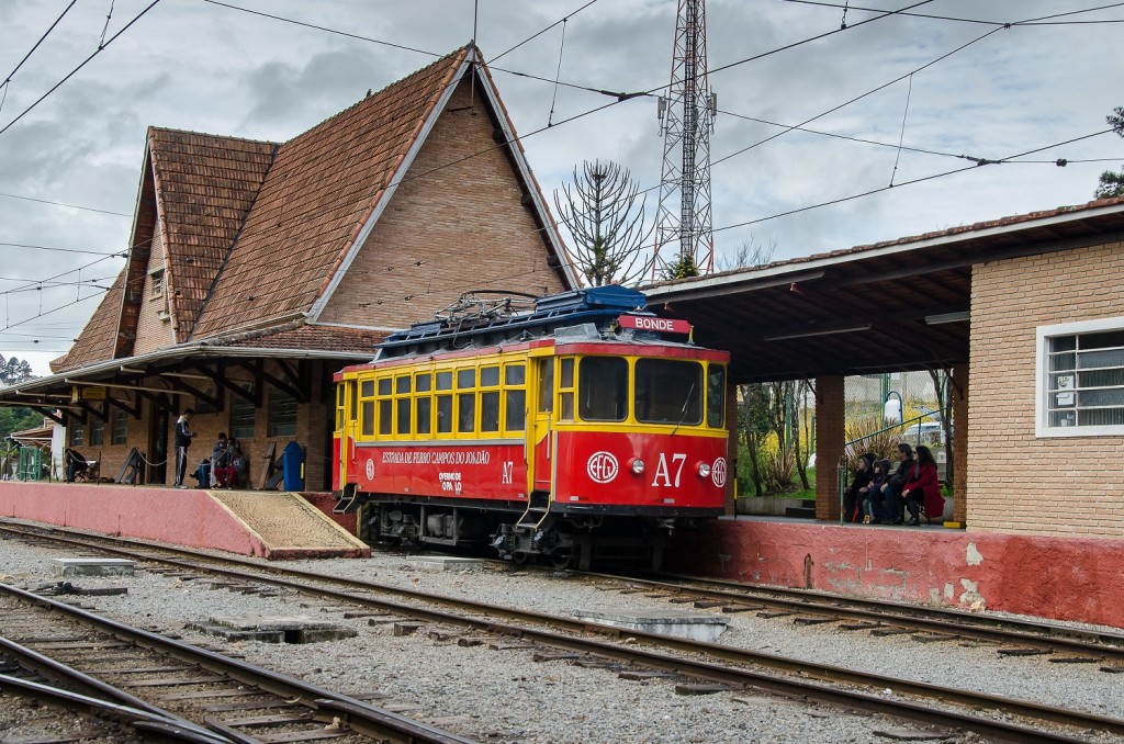 Bonde A7 na estação Emílio Ribas na saida para o passeio Bonde Turístico_Divulgação